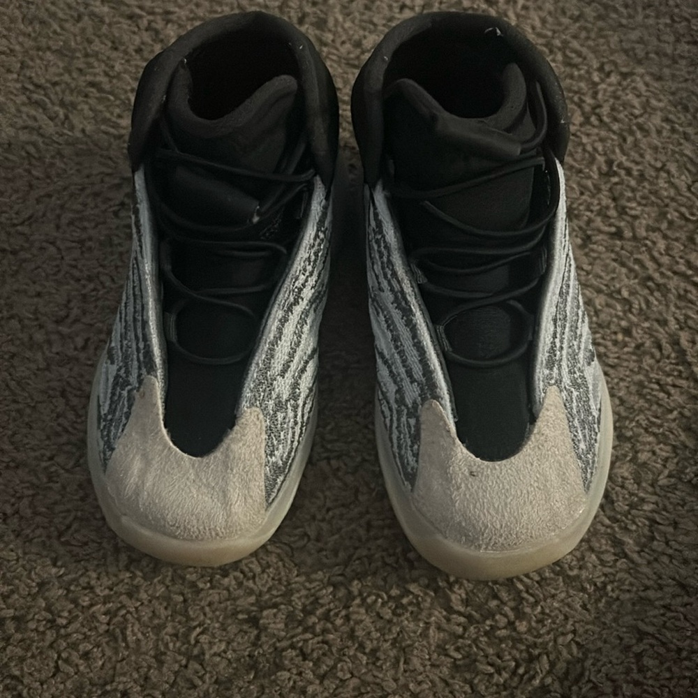 Toddlers Yeezy sneakers